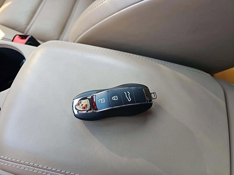 2020 Porsche Macan S - Image 19 of 20