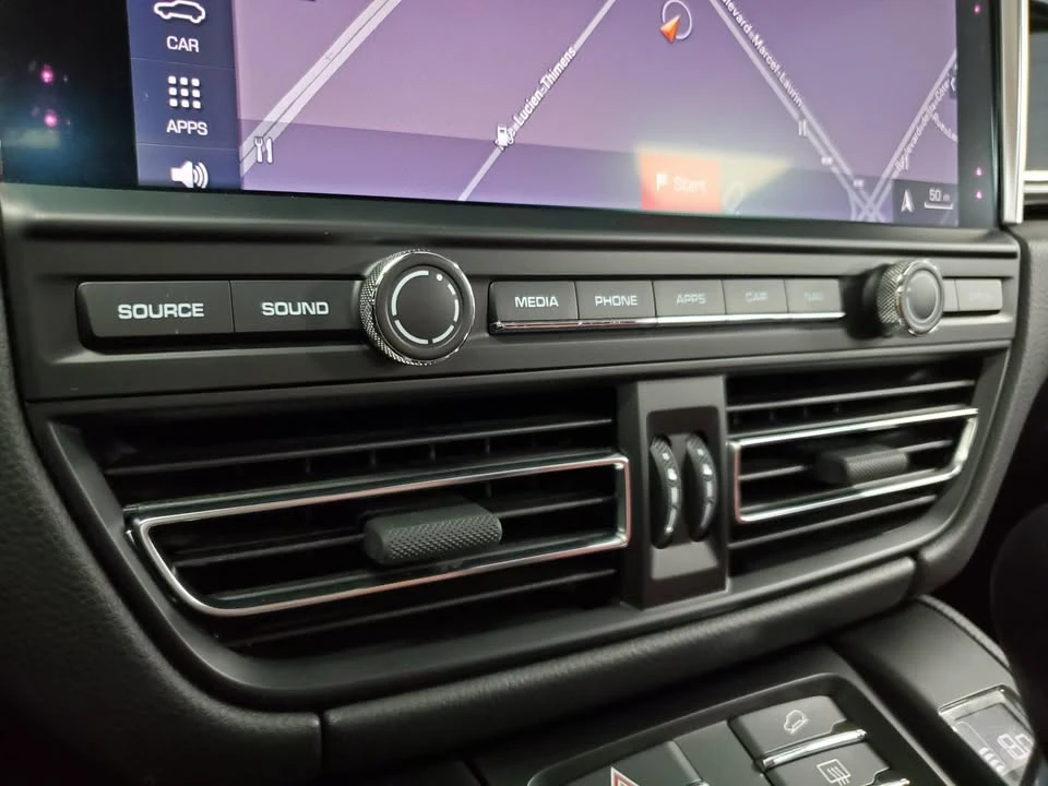 2020 Porsche Macan S - Image 11 of 19