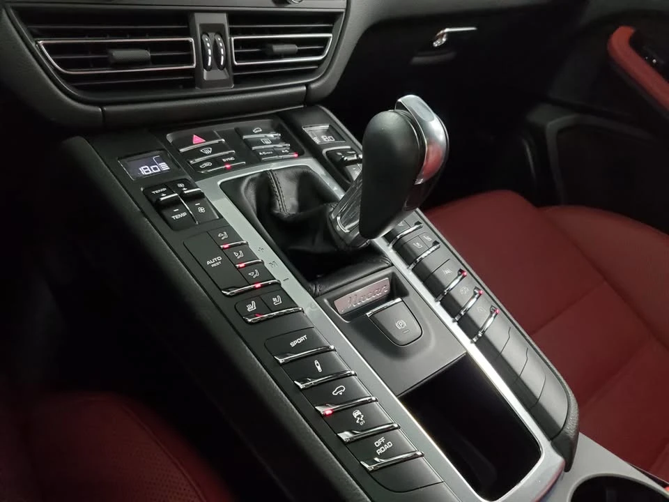 2020 Porsche Macan S - Image 12 of 19