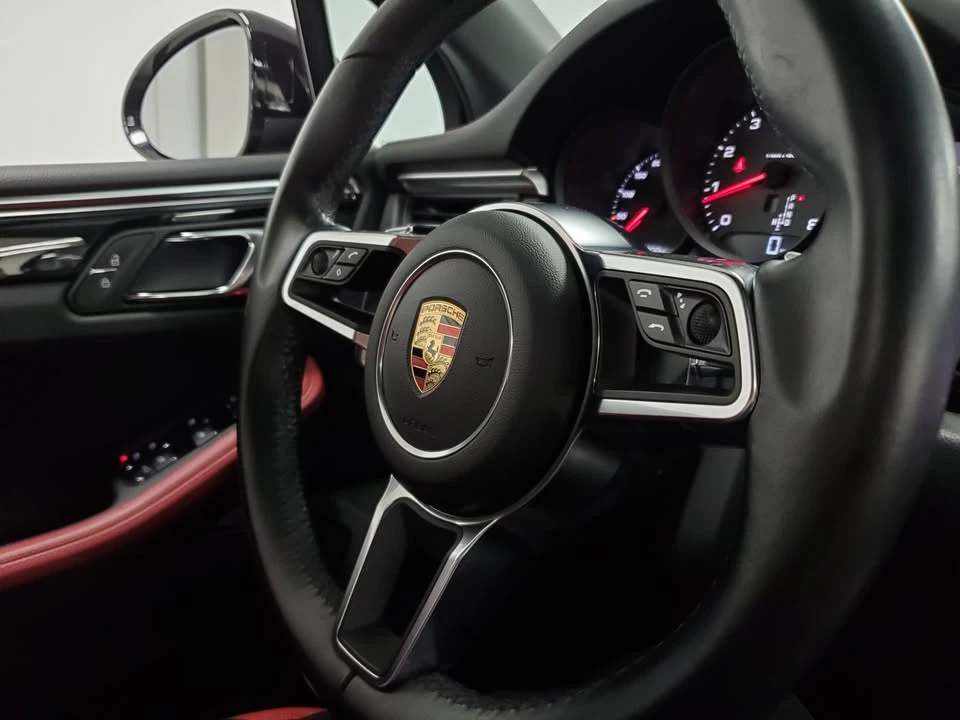 2020 Porsche Macan S - Image 16 of 19