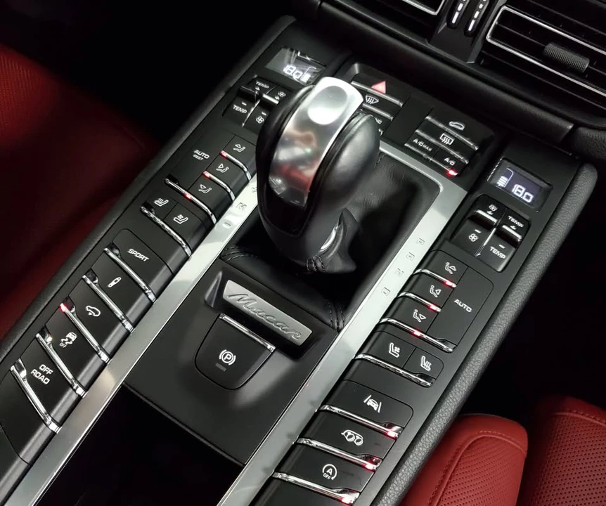 2020 Porsche Macan S - Image 13 of 19