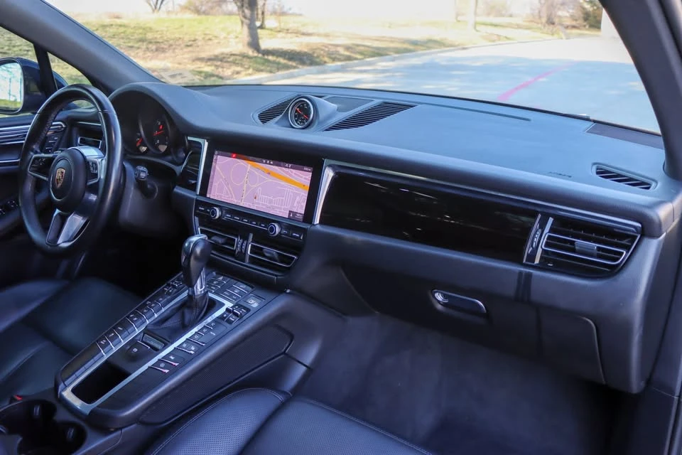 2020 Porsche Macan T - Image 11 of 20
