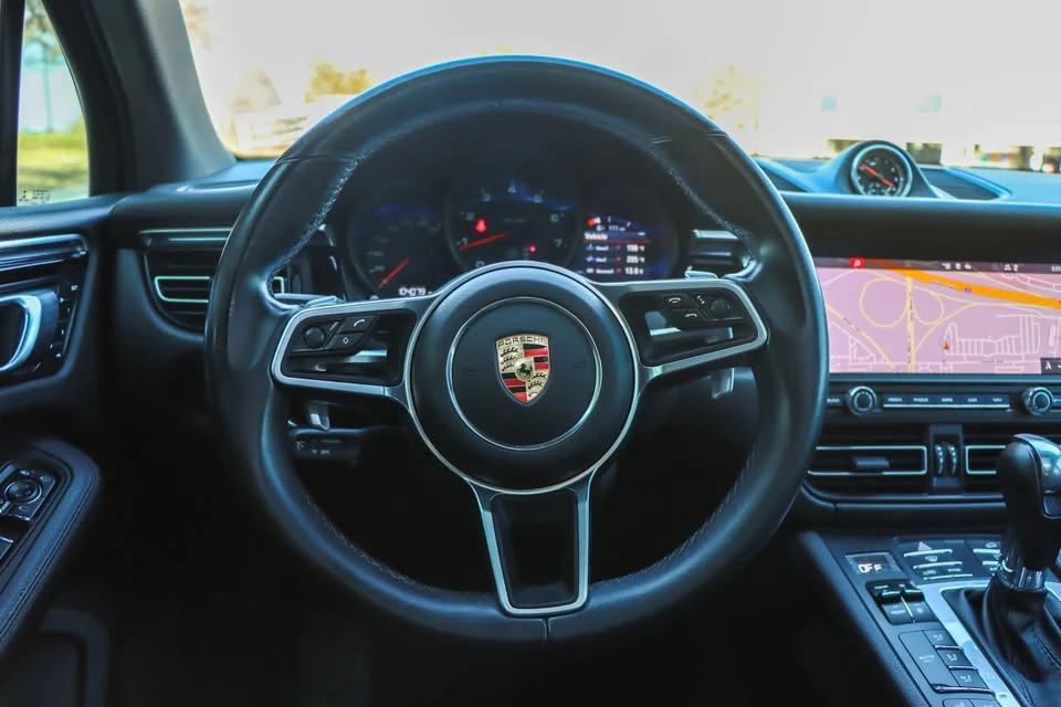 2020 Porsche Macan T - Image 14 of 20