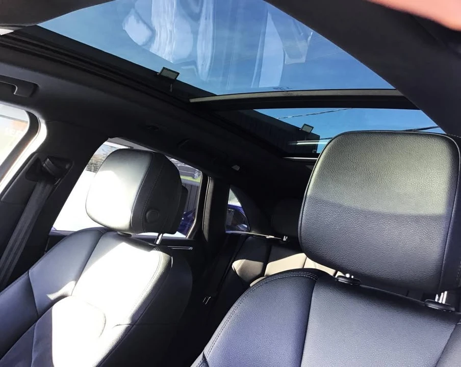 2020 Porsche Macan - Image 9 of 19