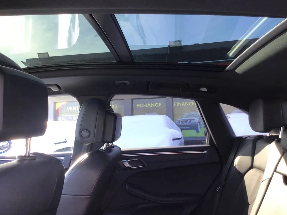 2020 Porsche Macan - Image 17 of 19