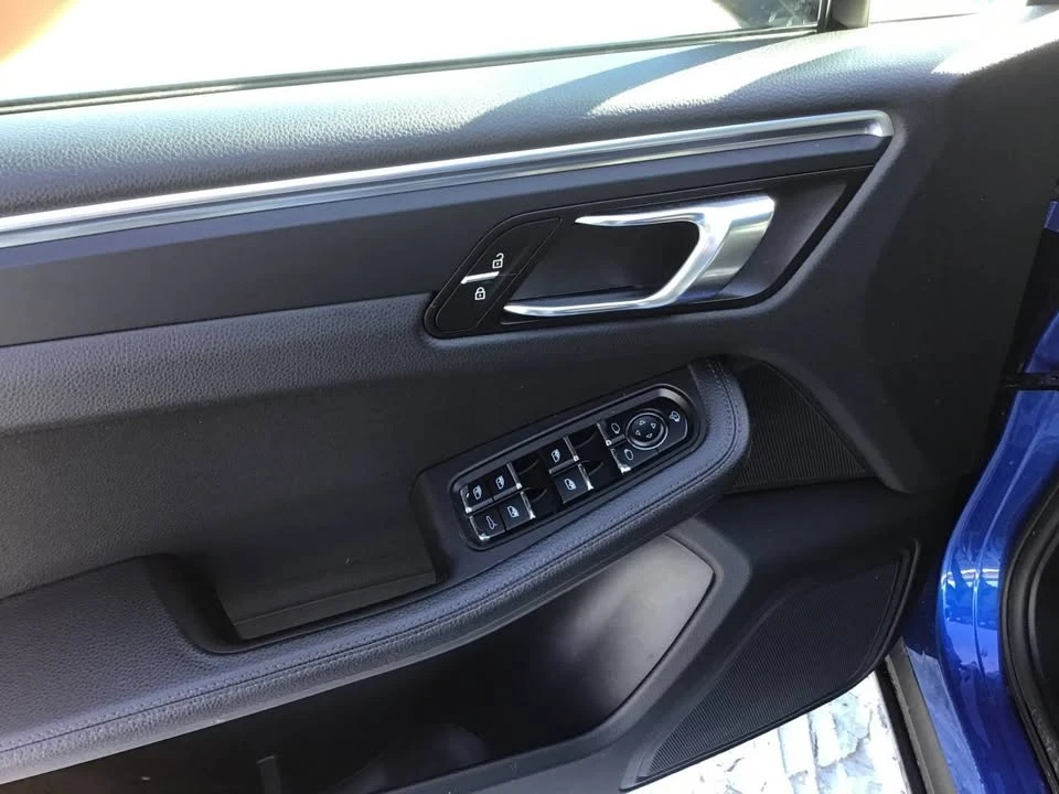 2020 Porsche Macan - Image 16 of 19