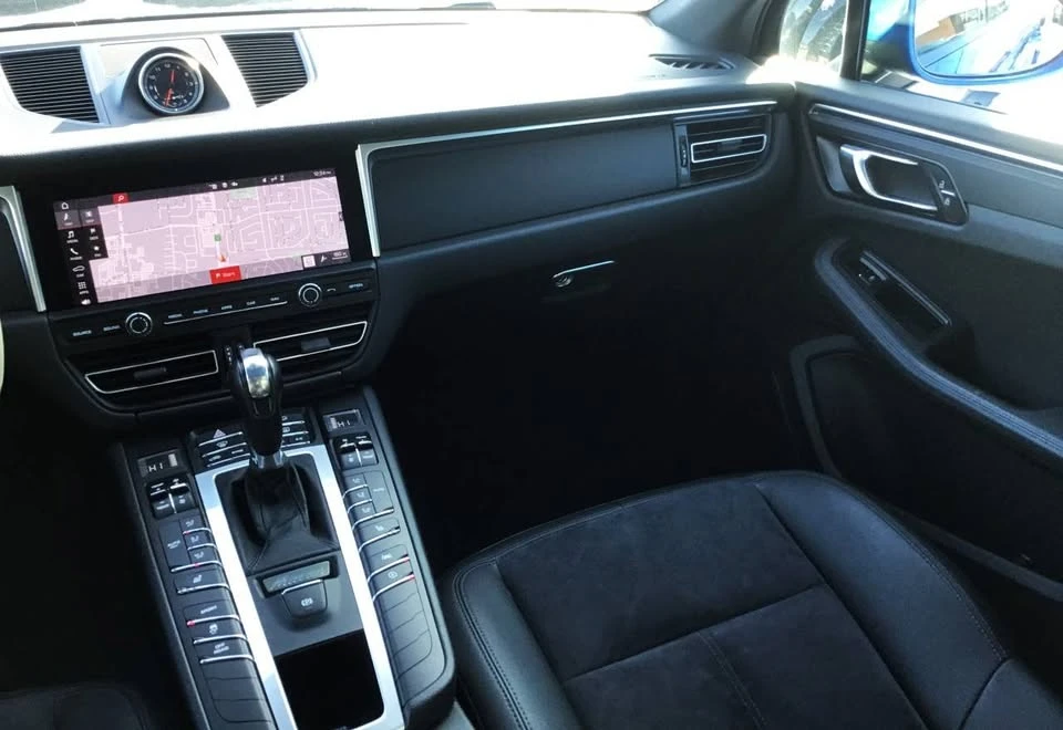 2020 Porsche Macan - Image 12 of 19
