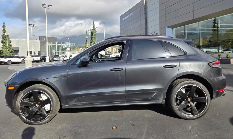 2020 Porsche Macan Turbo - Image 9 of 17