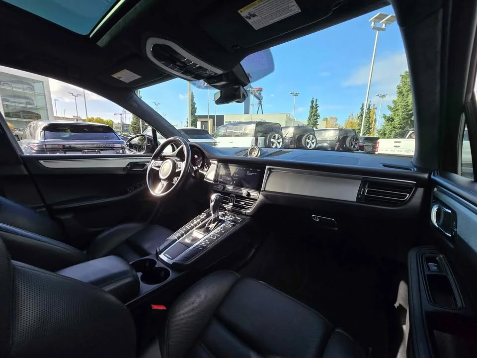 2020 Porsche Macan Turbo - Image 12 of 17