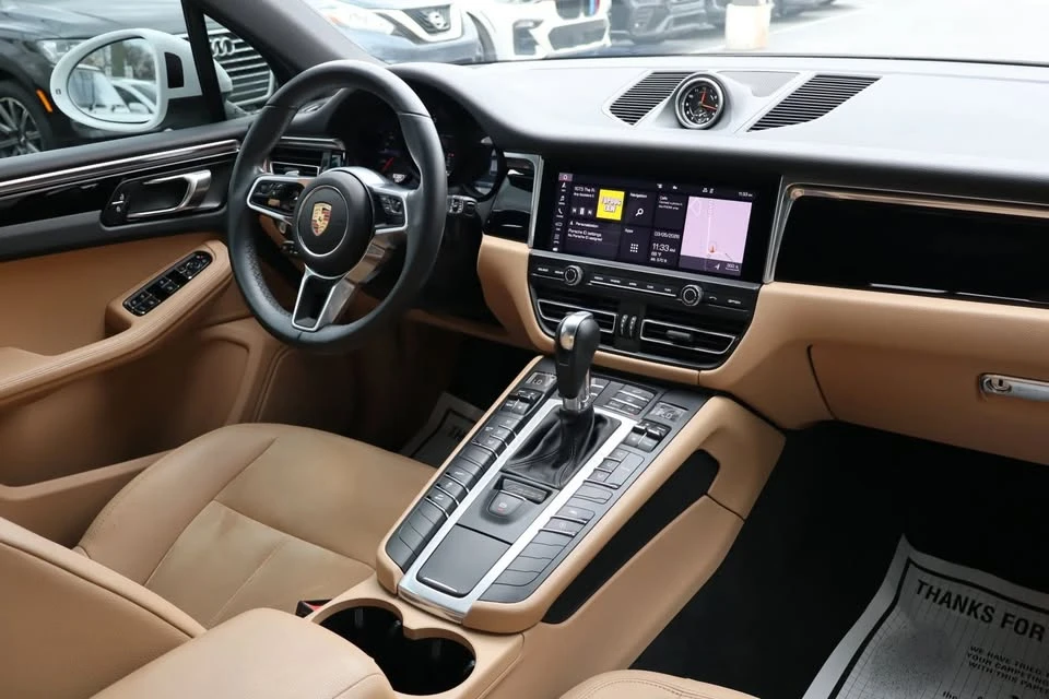 2020 Porsche Macan Turbo - Image 17 of 20