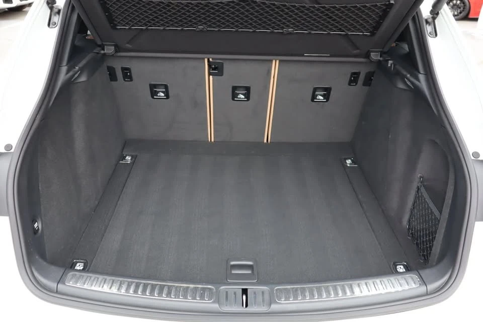 2020 Porsche Macan Turbo - Image 19 of 20