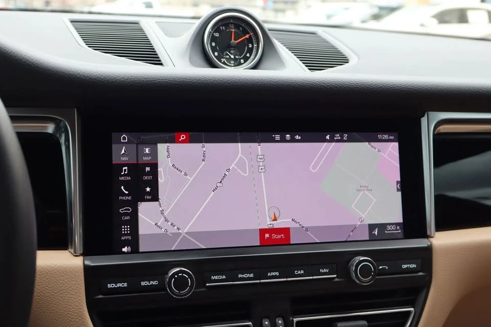 2020 Porsche Macan Turbo - Image 13 of 20