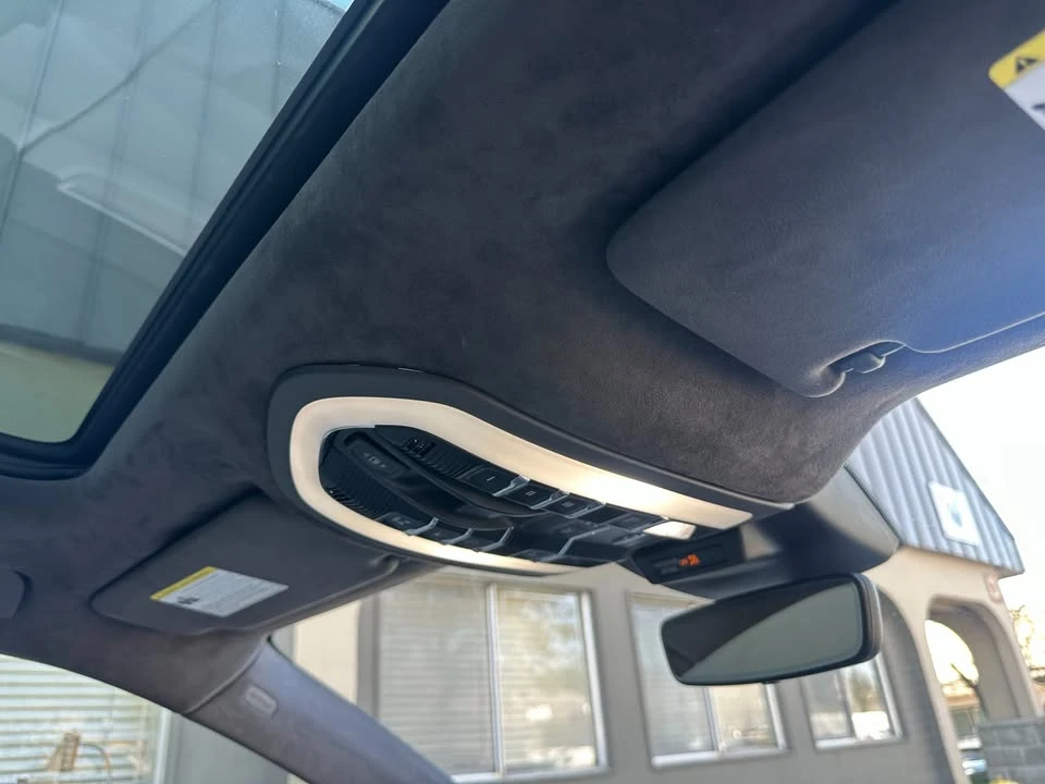 2020 Porsche Macan Turbo - Image 19 of 20
