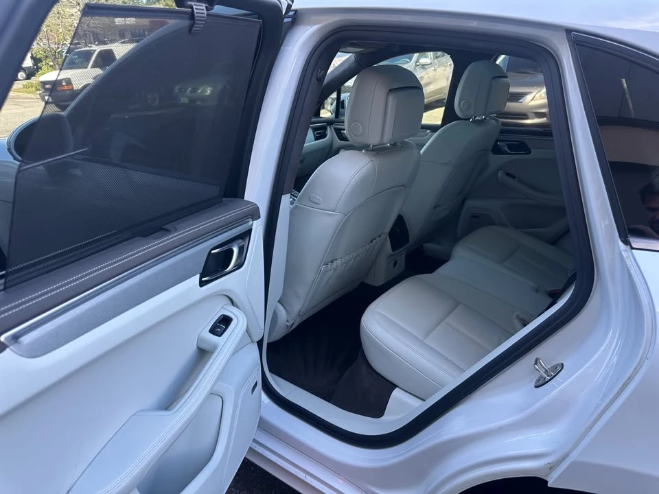 2020 Porsche Macan Turbo - Image 9 of 20