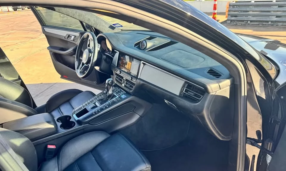 2020 Porsche Macan Turbo - Image 12 of 13