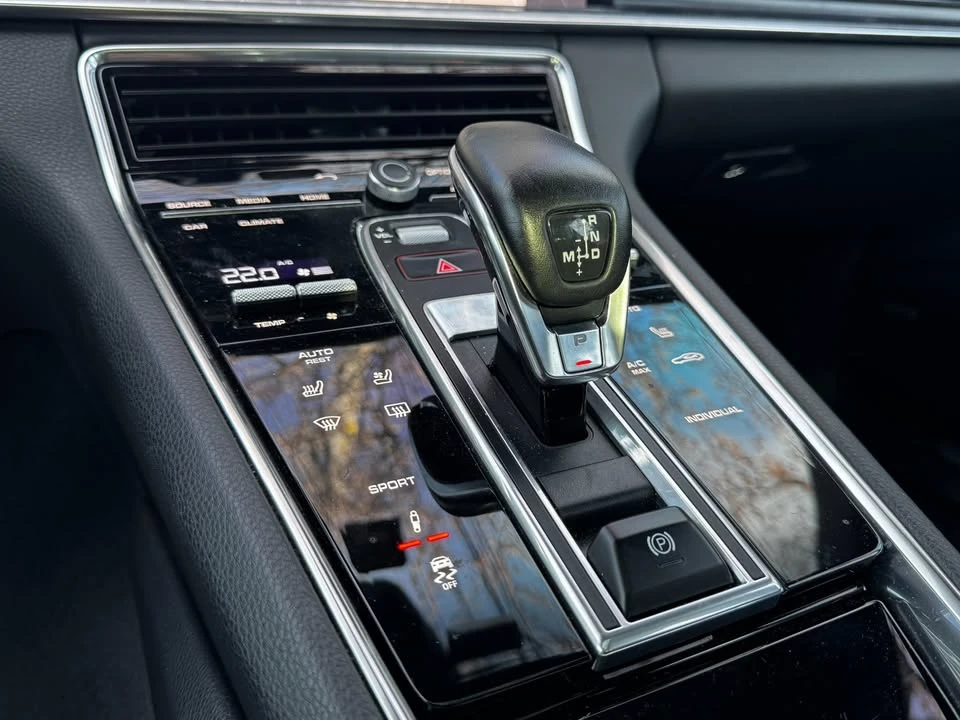 2020 Porsche 971 Panamera 4S - Image 12 of 17