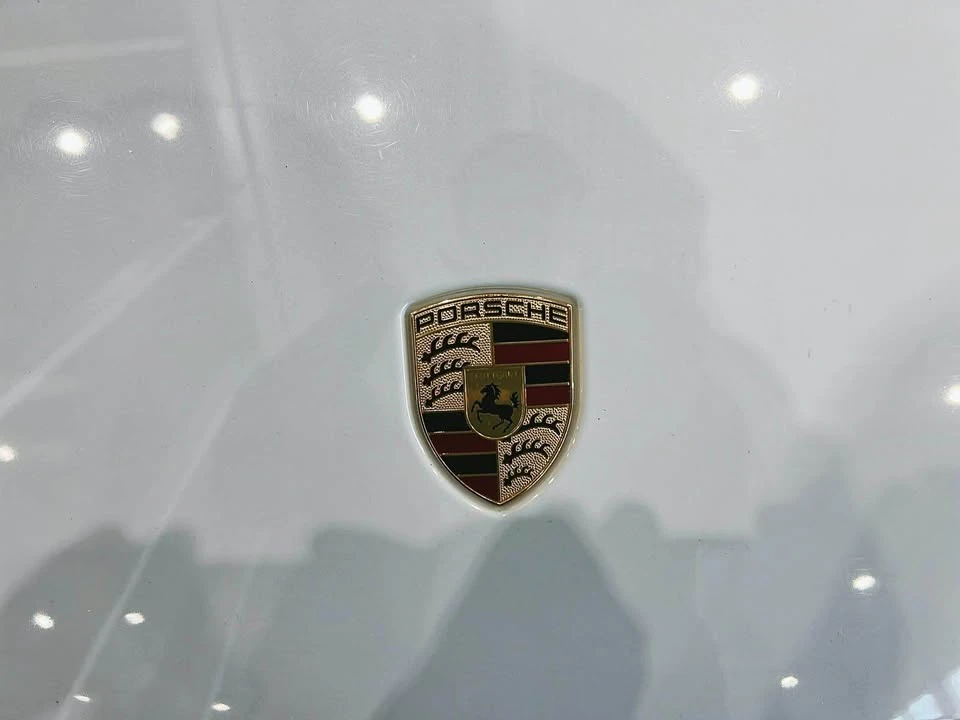 2020 Porsche Taycan - Image 9 of 12