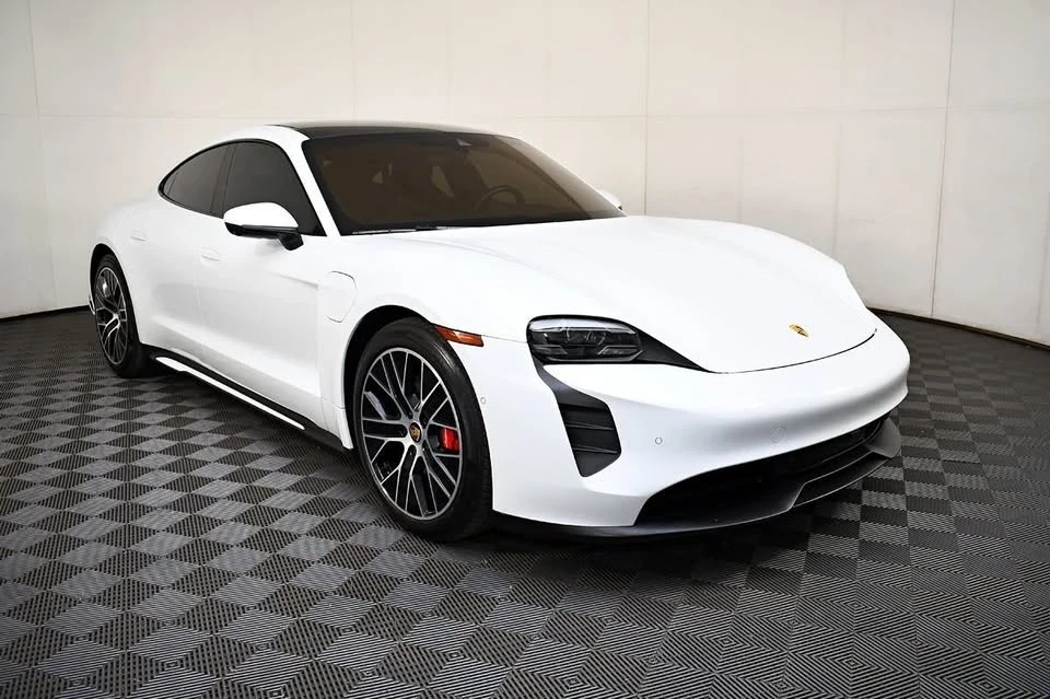 2020 Porsche Taycan - Image 5 of 20