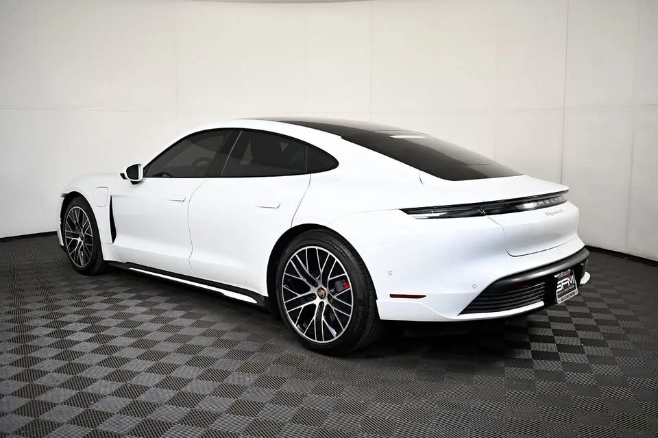 2020 Porsche Taycan - Image 10 of 20