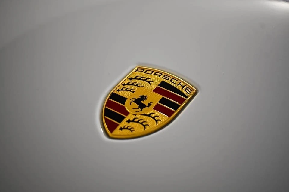 2020 Porsche Taycan - Image 13 of 20