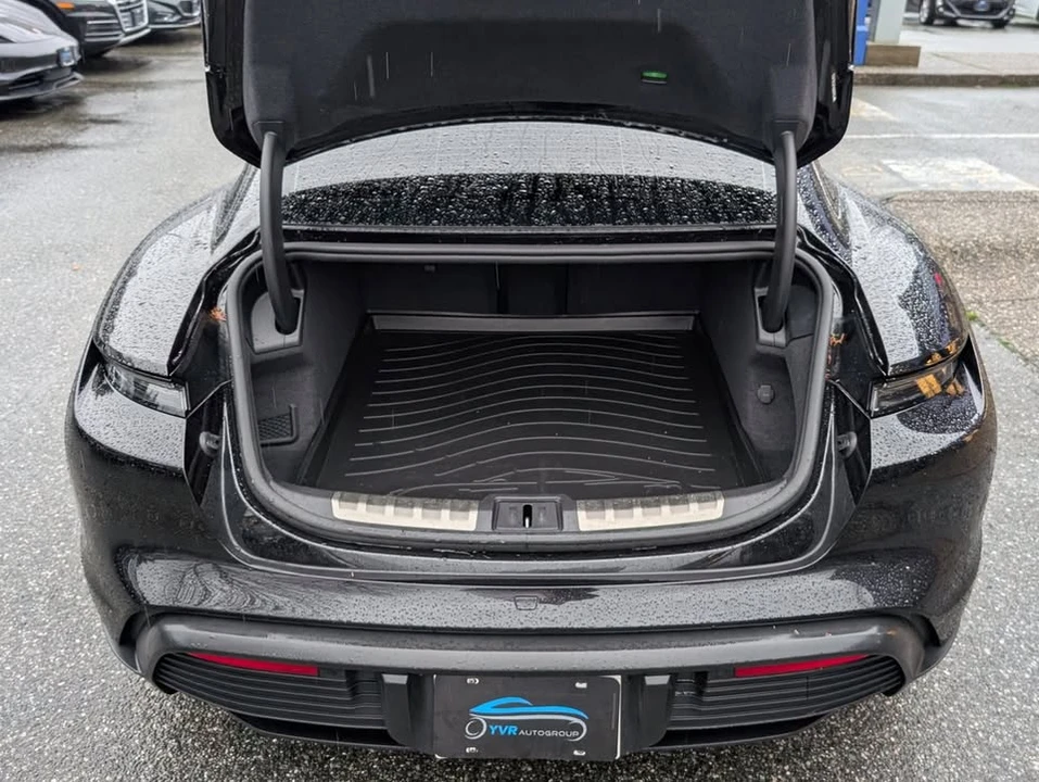 2020 Porsche Taycan - Image 9 of 20
