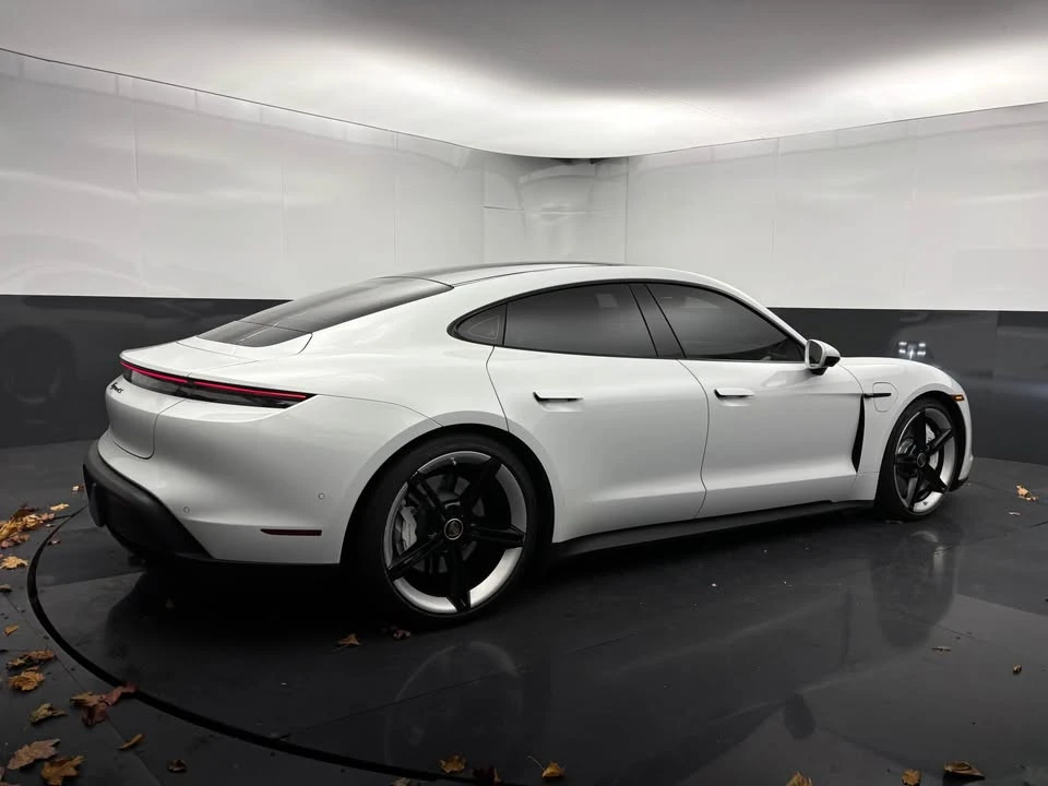 2020 Porsche Taycan 4S - Image 9 of 19