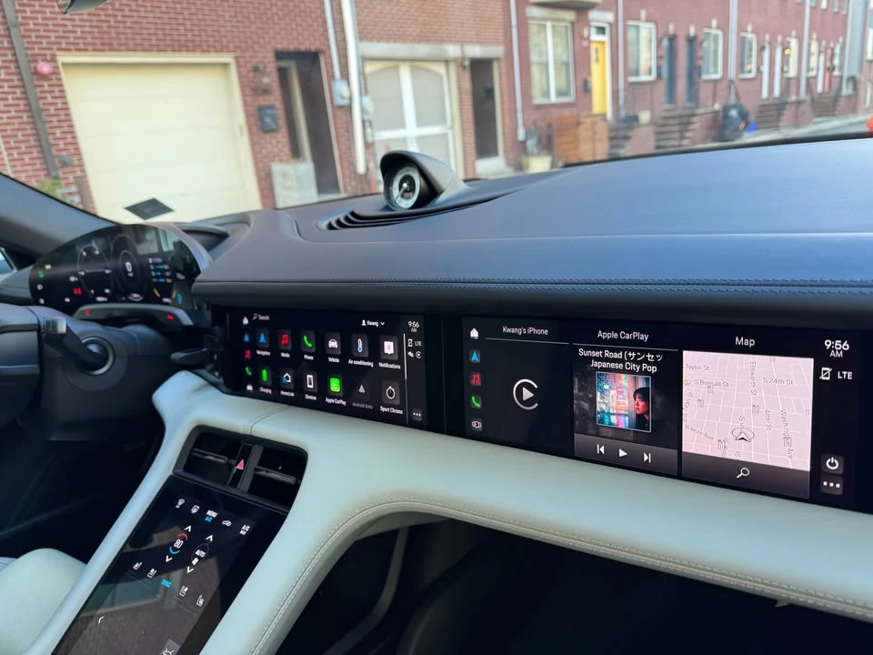 2020 Porsche Taycan 4S - Image 9 of 19