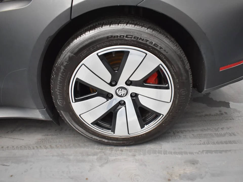 2020 Porsche Taycan 4S - Image 11 of 17