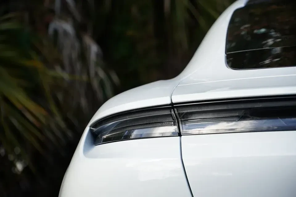 2020 Porsche Taycan 4S - Image 16 of 19