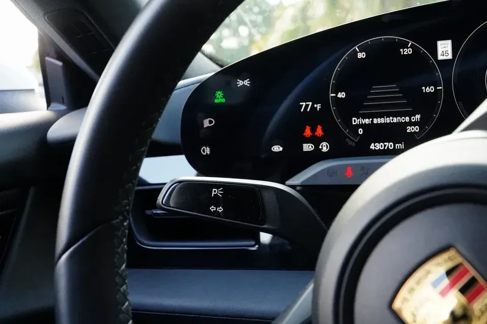 2020 Porsche Taycan 4S - Image 10 of 19