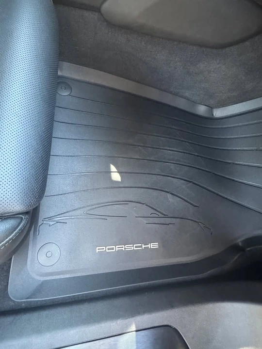 2020 Porsche Taycan 4S - Image 15 of 18
