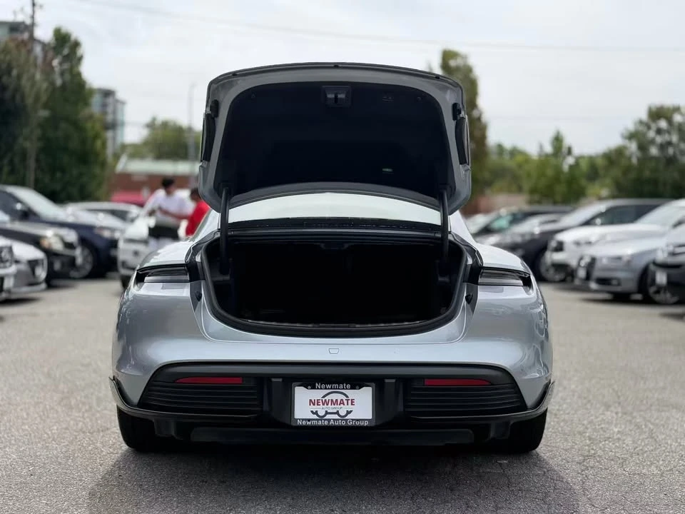 2020 Porsche Taycan 4S - Image 9 of 19