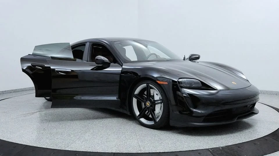 2020 Porsche Taycan 4S - Image 12 of 20