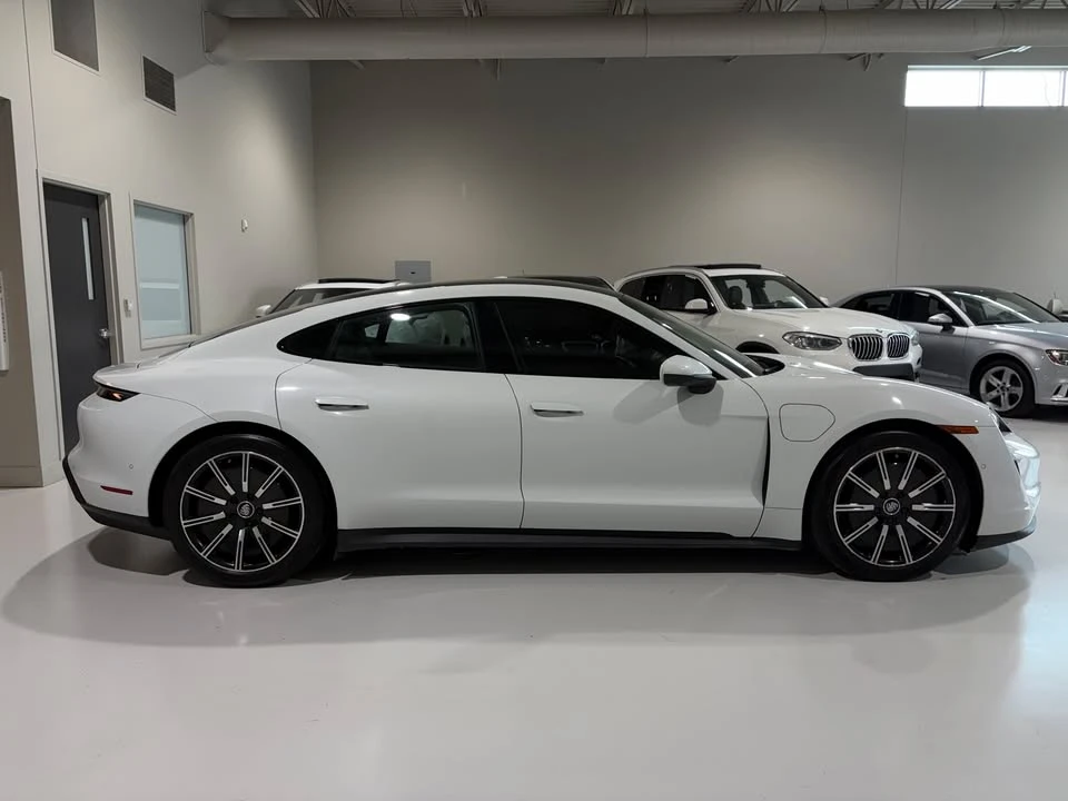 2020 Porsche Taycan 4S - Image 18 of 19