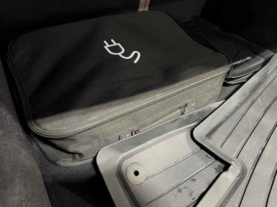 2020 Porsche Taycan 4S - Image 9 of 20