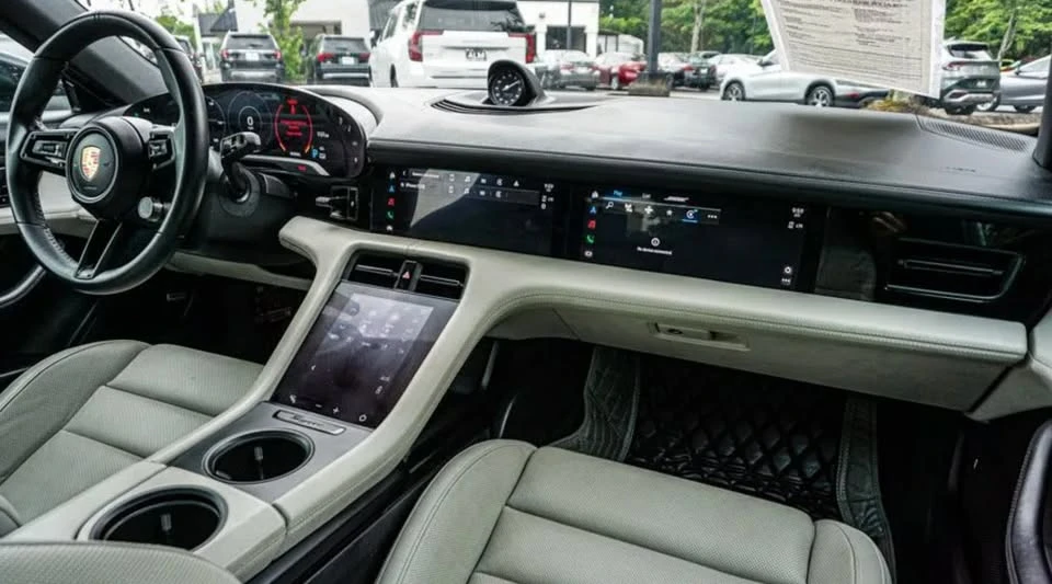 2020 Porsche Taycan 4S - Image 11 of 12