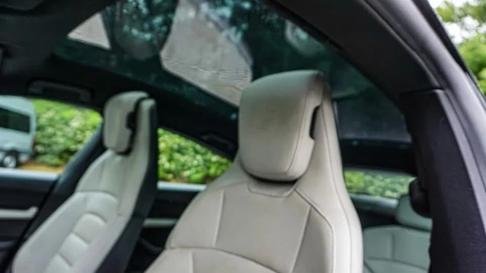 2020 Porsche Taycan 4S - Image 7 of 12