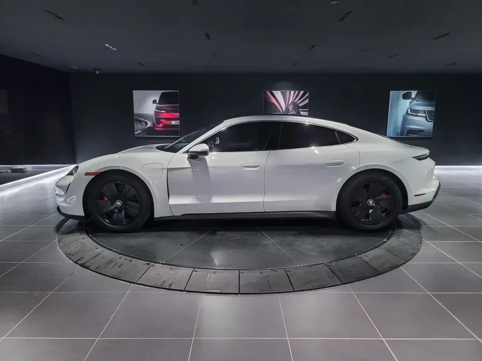 2020 Porsche Taycan 4S - Image 4 of 13