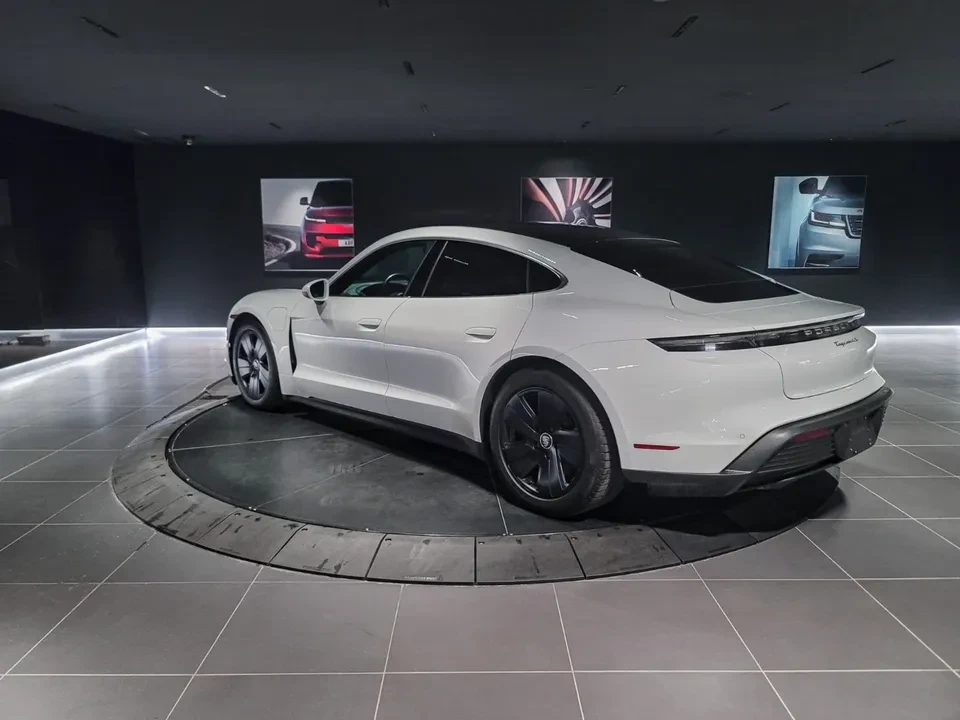 2020 Porsche Taycan 4S - Image 5 of 13