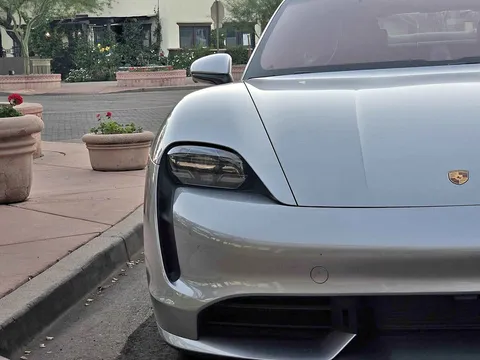2020 Porsche Taycan Turbo