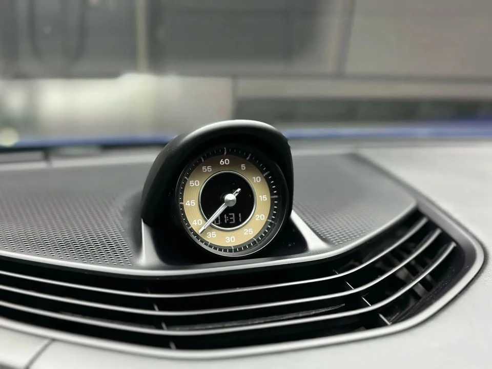 2020 Porsche Taycan - Image 11 of 19
