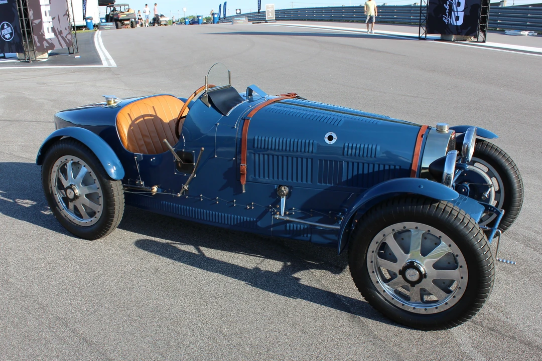 2020 Bugatti - Image 5 of 12