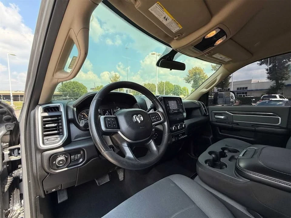 2020 Ram 2500 - Image 2 of 9