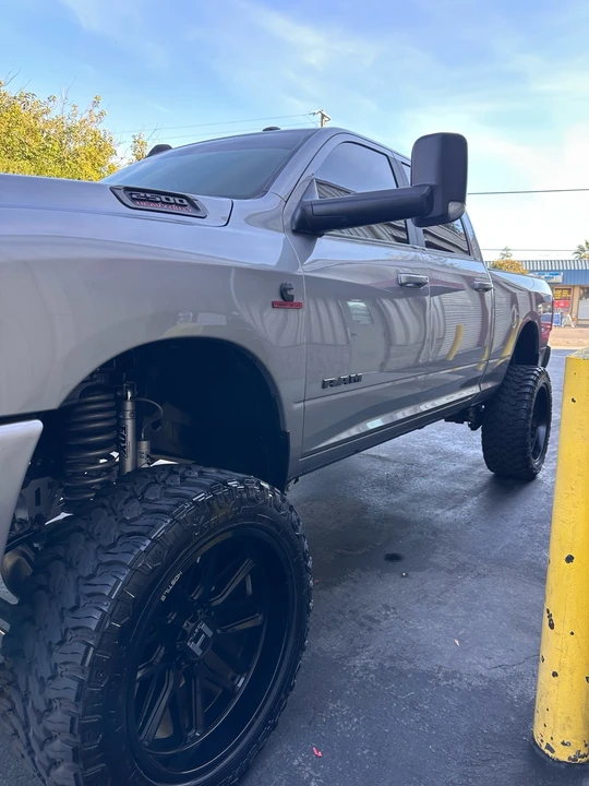 2020 Ram 2500 - Image 2 of 17