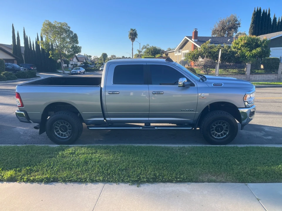 2020 Ram 2500 - Image 4 of 10