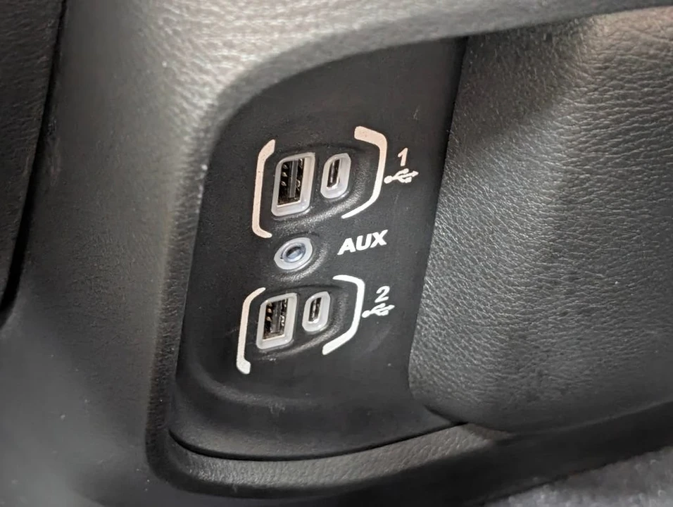 2020 Ram 2500 - Image 7 of 31