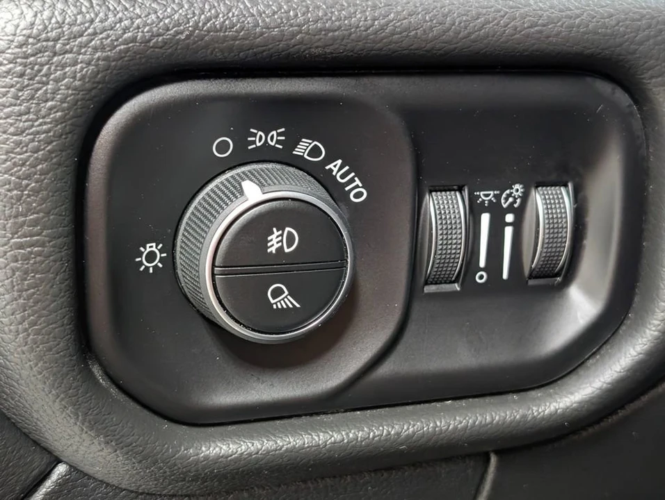 2020 Ram 2500 - Image 13 of 31