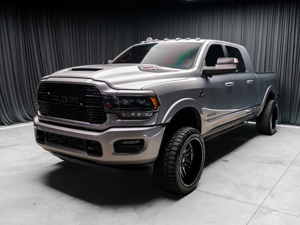 2020 Ram 2500 - Image 2 of 12