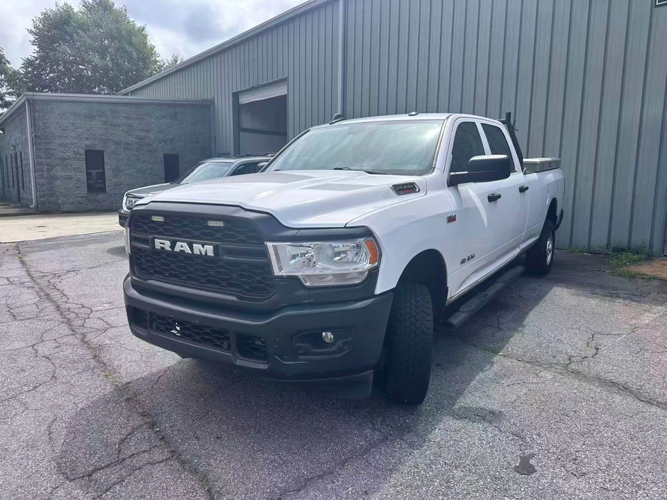 2020 Ram 2500 - Image 2 of 11