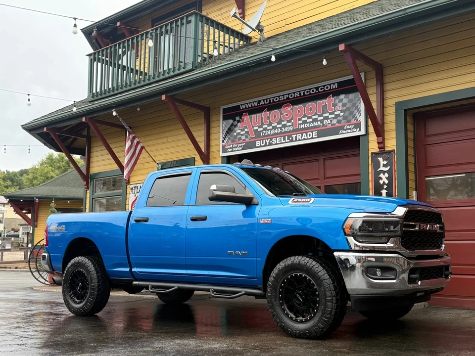 2020 Ram 2500 - Image 2 of 12